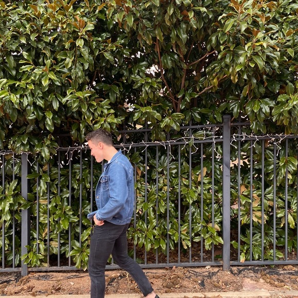 Meet your Poshmaster, Nathan - Picture 4 of 7